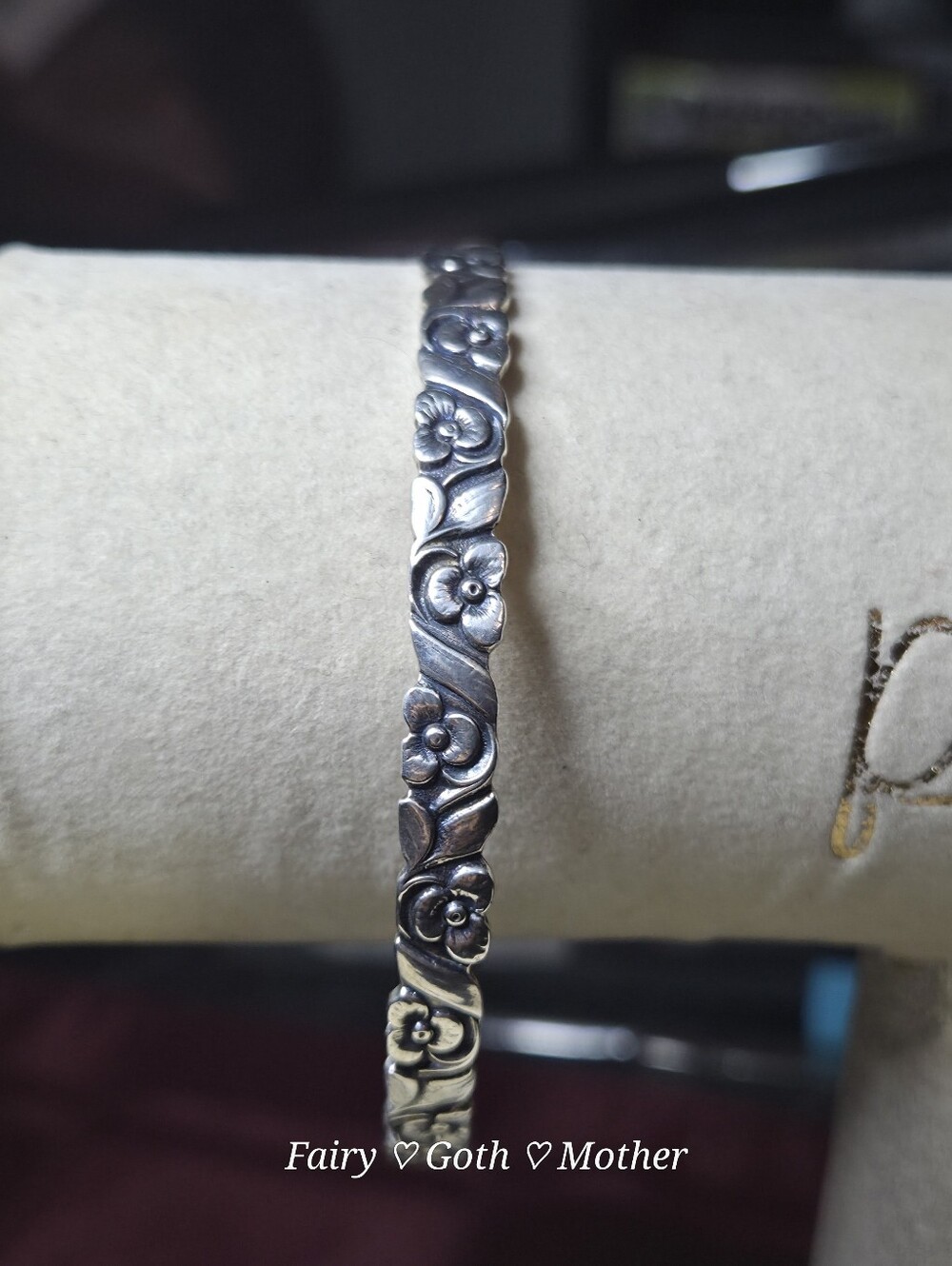 VTG Octavia Sterling Silver Floral Repoussé Bangle Bracelet •Large 2.75" • 16.5g